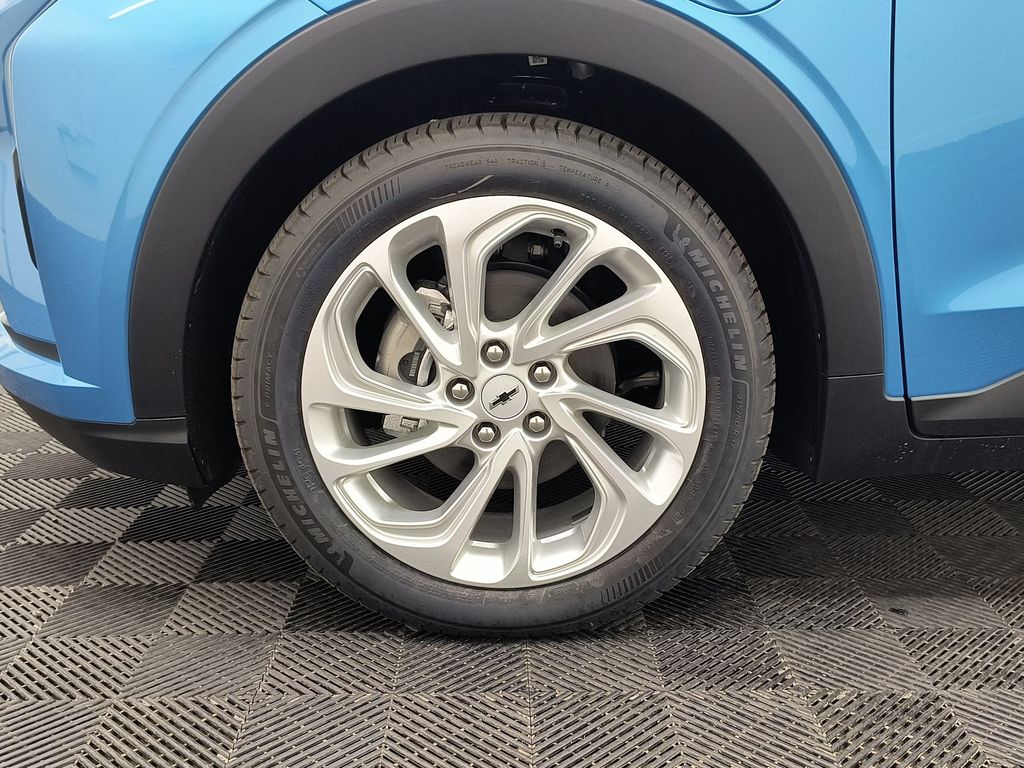 2027 Chevrolet Bolt LT - Photo 12