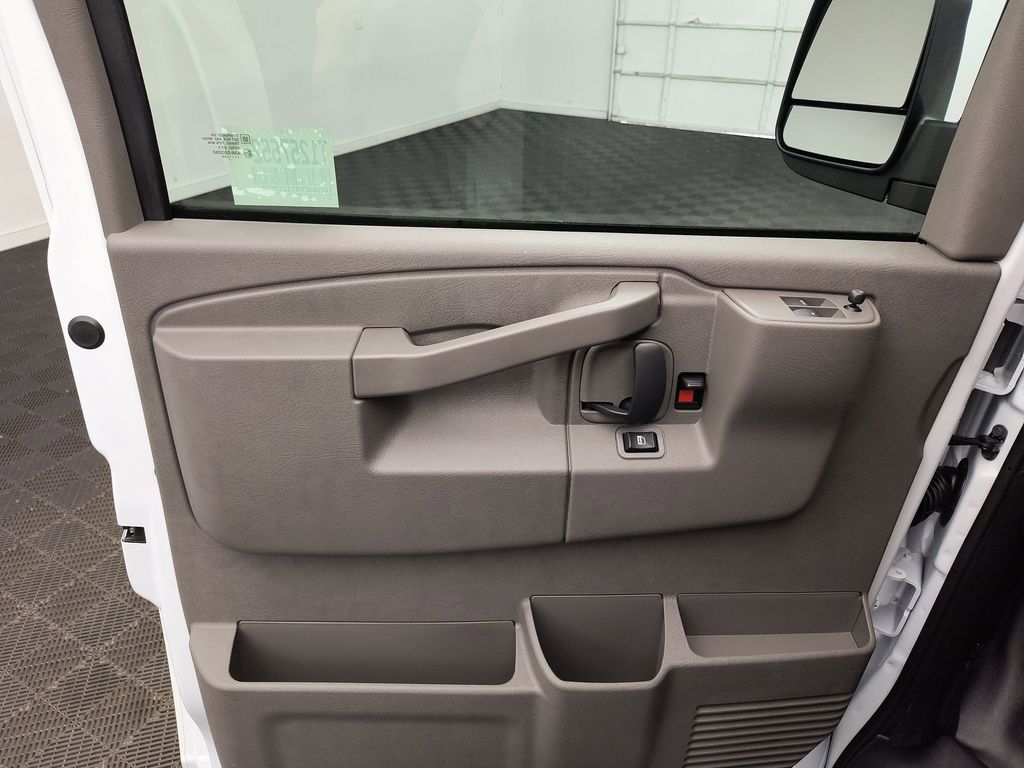 2026 Chevrolet Express Cargo Work Van - Photo 21