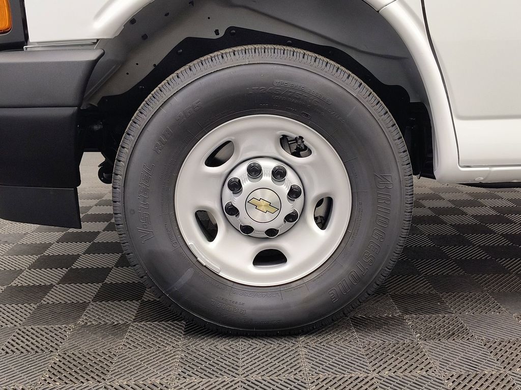 2026 Chevrolet Express Cargo Work Van - Photo 11