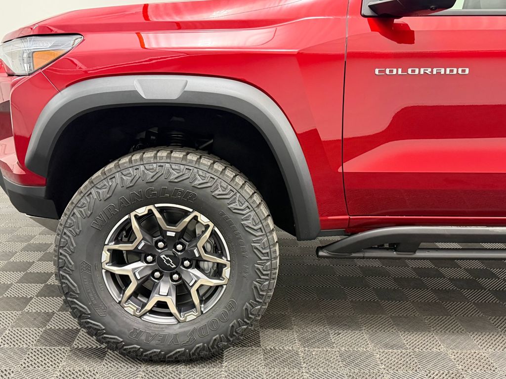 2026 Chevrolet Colorado ZR2 - Photo 11