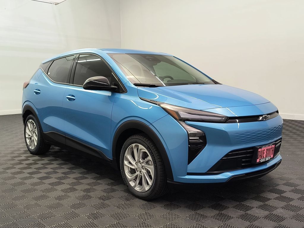 2027 Chevrolet Bolt LT - Photo 7