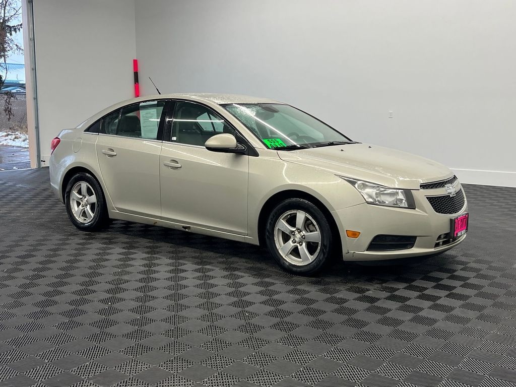 Used 2013 Chevrolet Cruze 1LT Auto Sedan