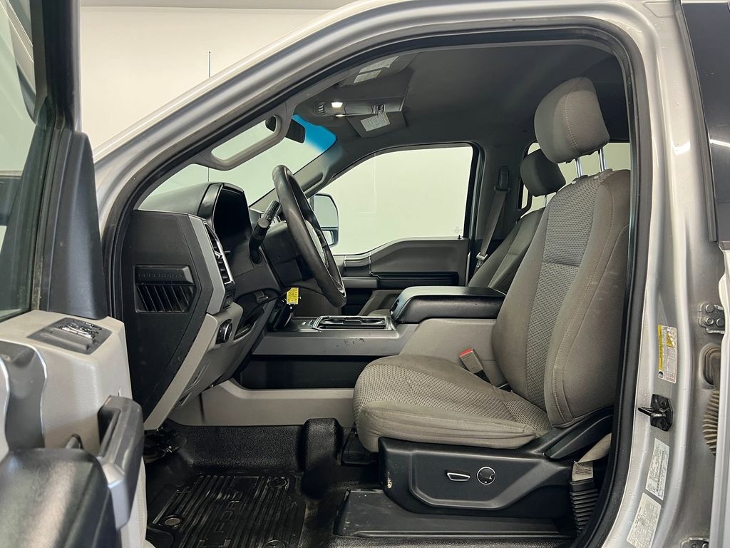 Used 2018 Ford F-250 XLT Truck Crew Cab