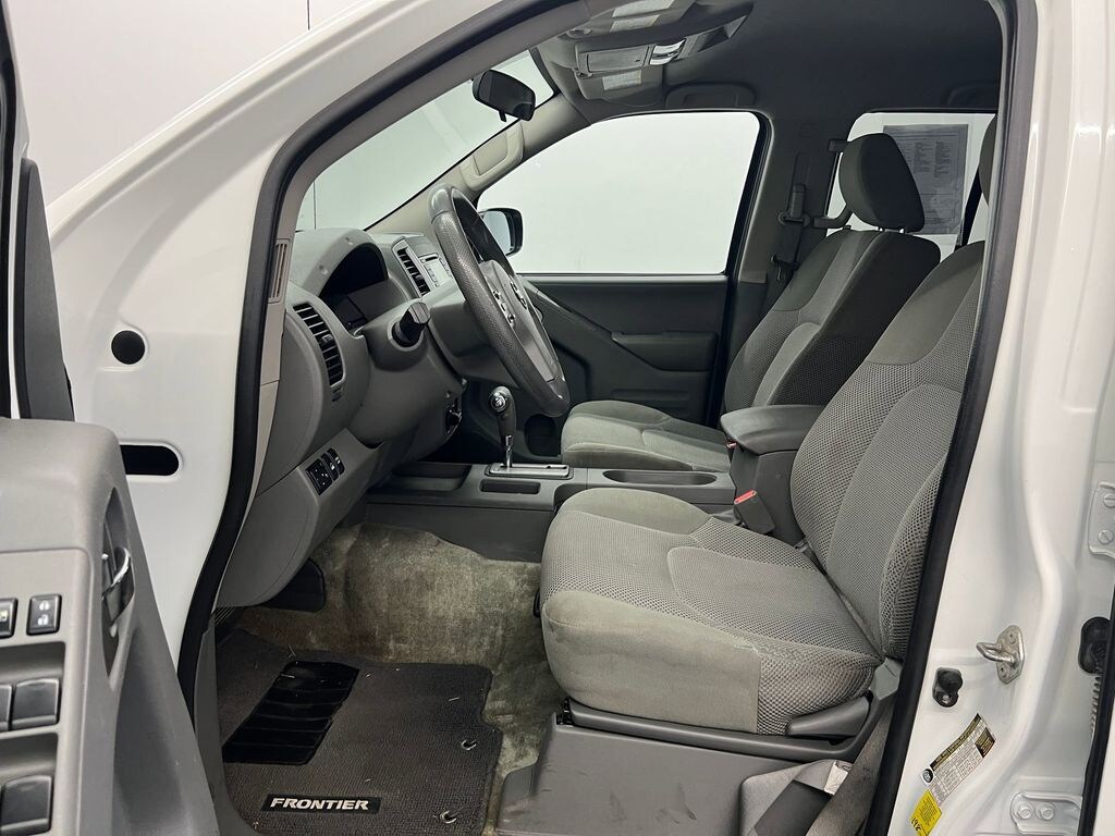 Used 2018 Nissan Frontier SV Truck Crew Cab