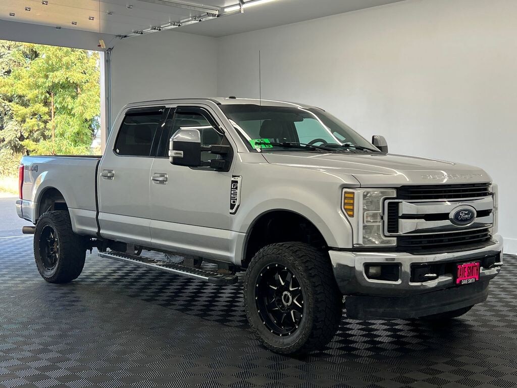 Used 2018 Ford F-250 XLT Truck Crew Cab