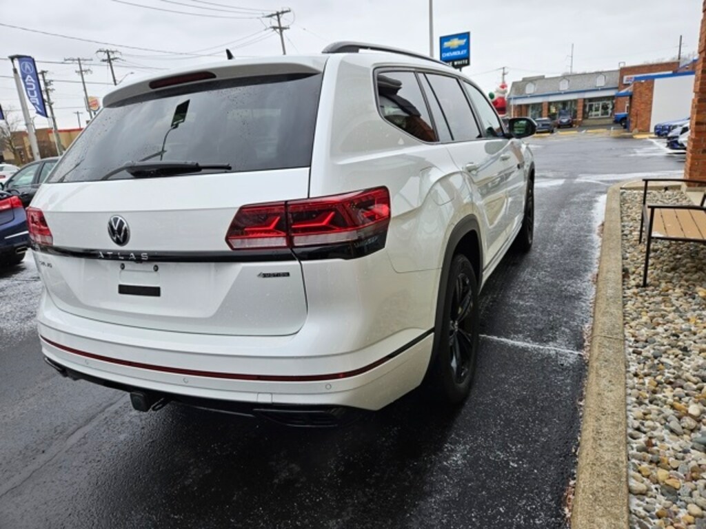 Used 2023 Volkswagen Atlas 3.6L V6 SEL R-Line SUV