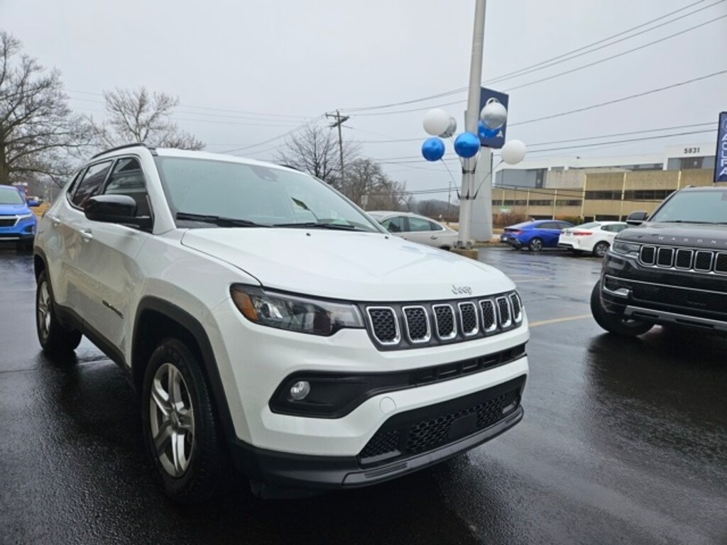 Used 2024 Jeep Compass Latitude SUV