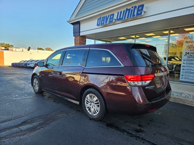 2015 Honda Odyssey LX photo 3