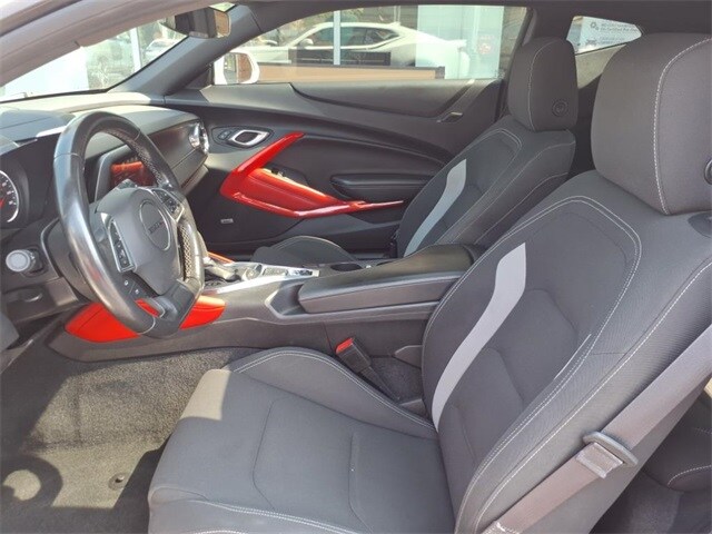 2016 Chevrolet Camaro 1LT photo 3