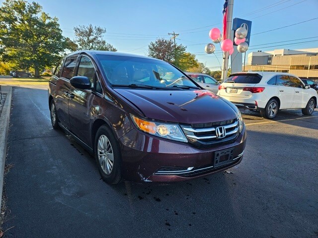 2015 Honda Odyssey LX photo 2