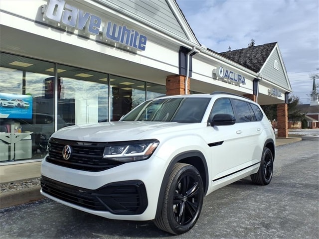 2023 Volkswagen Atlas SEL R-Line Black's photo
