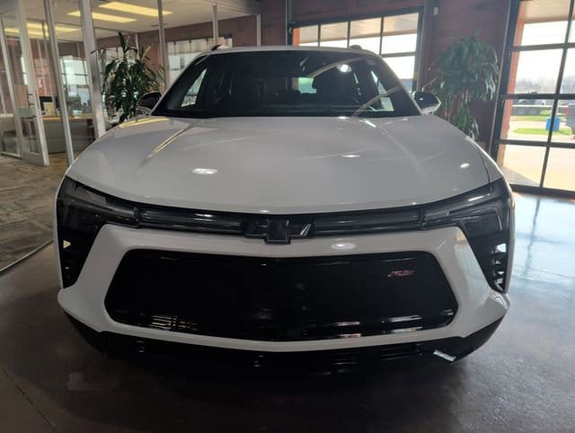 Used 2024 Chevrolet Blazer EV RS with VIN 3GNKDCRJ5RS250471 for sale in Sylvania, OH