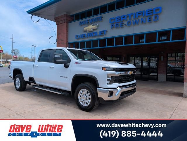2025 Chevrolet Silverado HD LT 4WD Crew Cab Standard Box SRW's photo