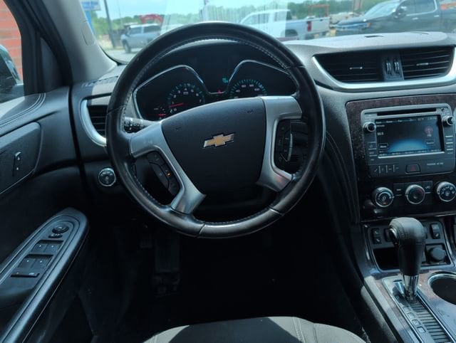 Used 2017 Chevrolet Traverse 1LT with VIN 1GNKVGKD8HJ353358 for sale in Sylvania, OH