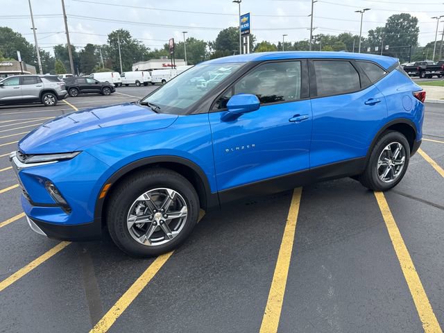 2025 Chevrolet Blazer 2LT photo 4