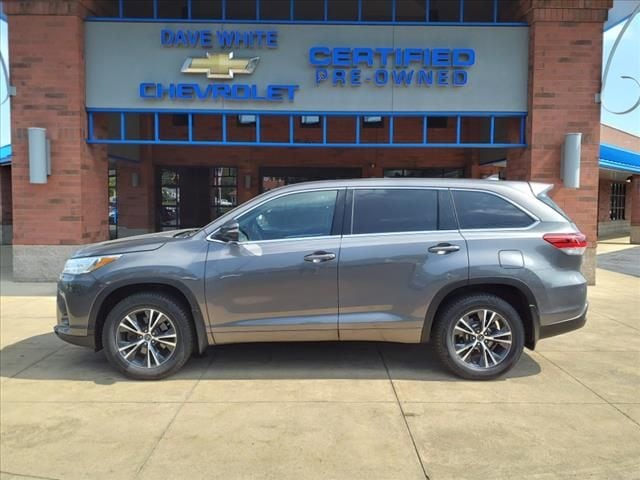 Used 2017 Toyota Highlander LE Plus with VIN 5TDBZRFH3HS406329 for sale in Sylvania, OH