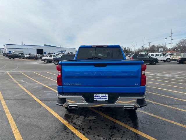2025 Chevrolet Silverado 1500 LT photo 4