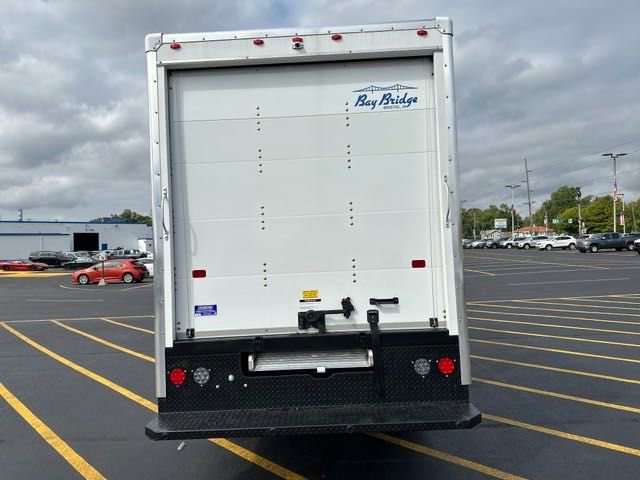 2024 Chevrolet Express 3500 Cutaway Van photo 4
