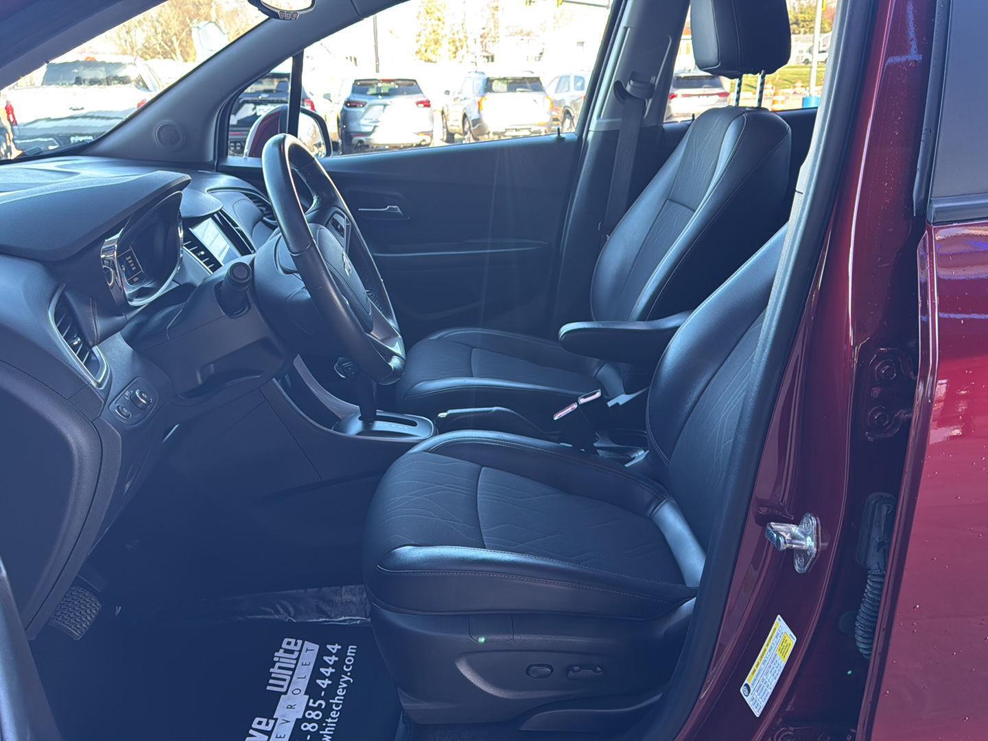 Used 2022 Chevrolet Trax LT with VIN KL7CJPSM7NB551358 for sale in Sylvania, OH