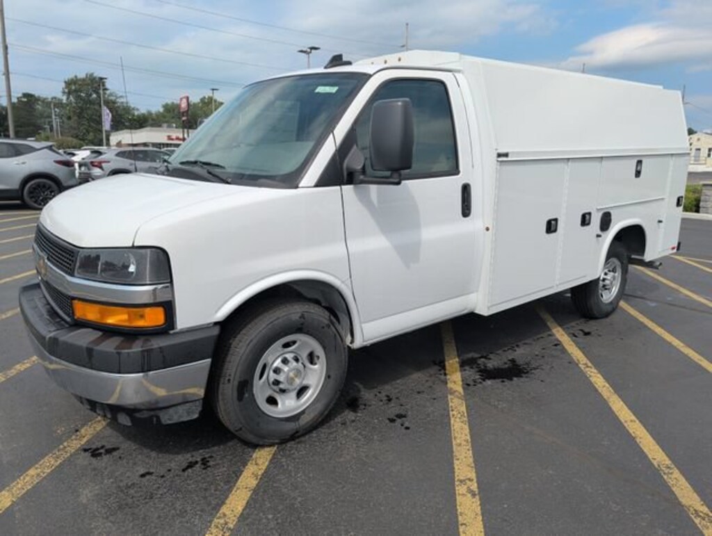 New 2026 Chevrolet Express Cutaway 3500 1WT Cutaway Van