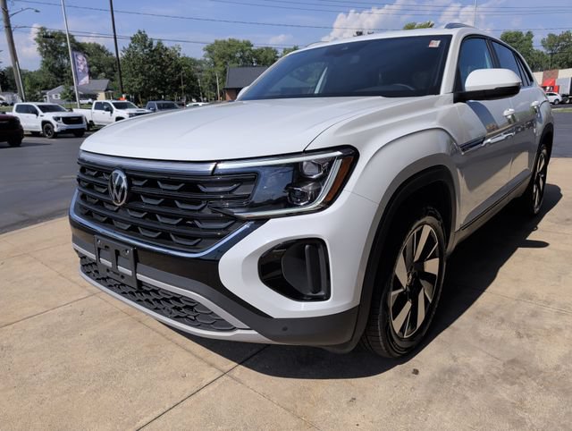 Used 2025 Volkswagen Atlas Cross Sport 2.0T SE w/Technology SUV