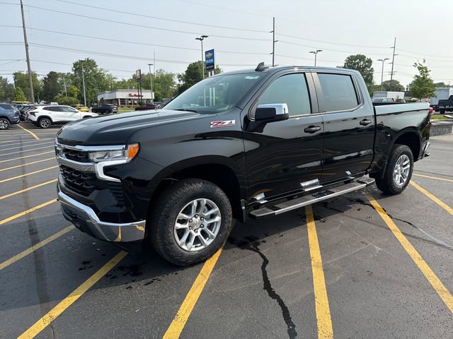 2025 Chevrolet Silverado 1500 LT photo 4