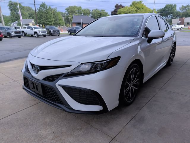 Used 2023 Toyota Camry SE Sedan