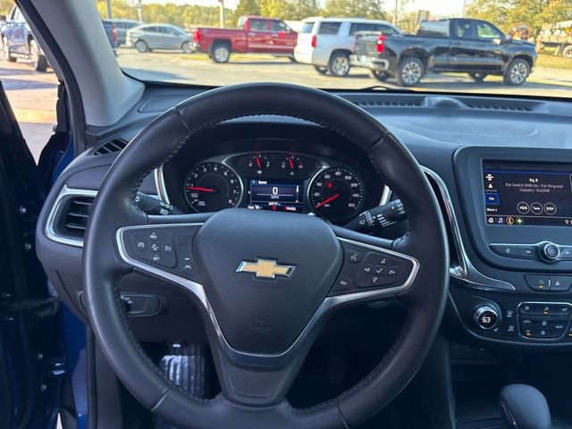 2022 Chevrolet Equinox LT photo 2
