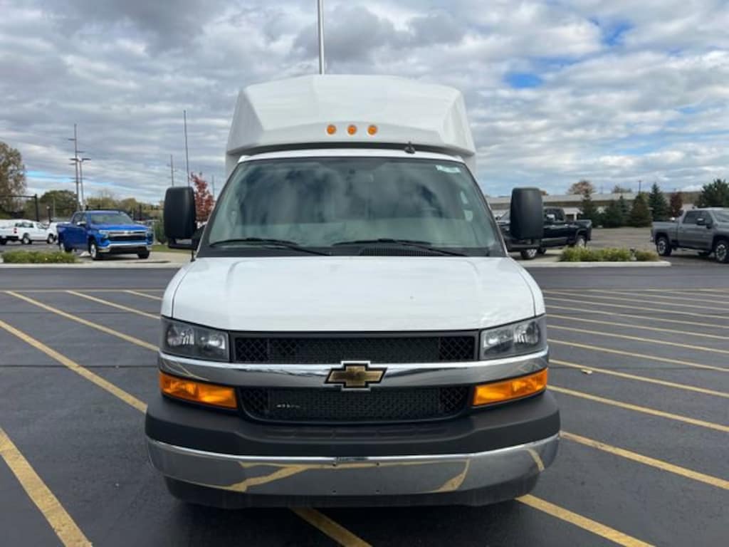 New 2025 Chevrolet Express Cutaway 3500 1WT Cutaway Van