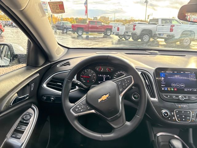 2024 Chevrolet Malibu 1LT photo 2