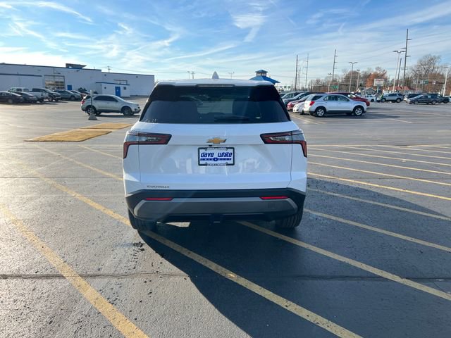 2026 Chevrolet Equinox LT photo 2