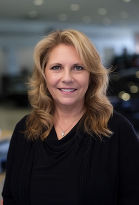 Staff member Anna Elrod from ID_e42e5fd7f5cc