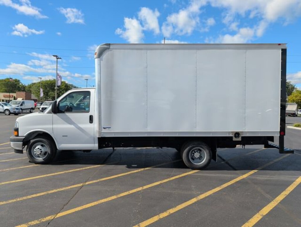 New 2026 Chevrolet Express Cutaway 3500 1WT Cutaway Van