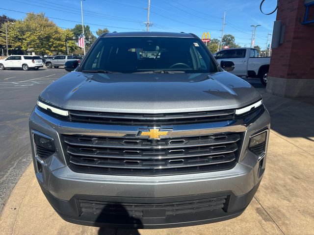 2025 Chevrolet Traverse photo 3