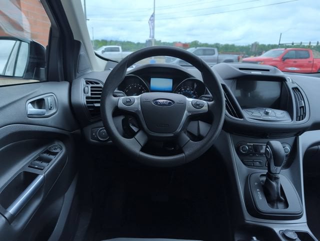 Used 2016 Ford Escape SE with VIN 1FMCU9GX8GUA37689 for sale in Sylvania, OH