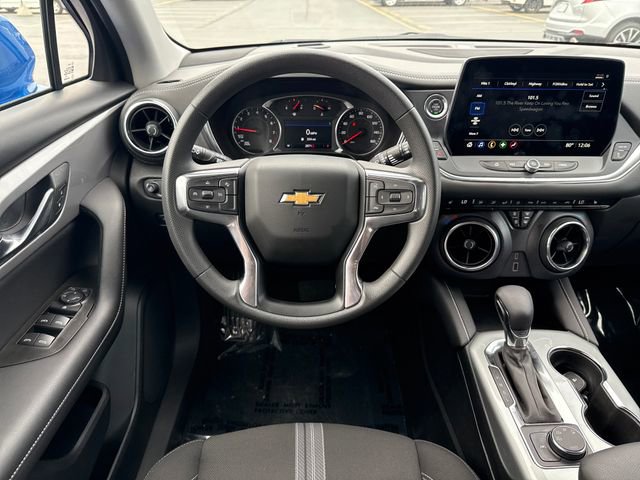2025 Chevrolet Blazer 2LT photo 2