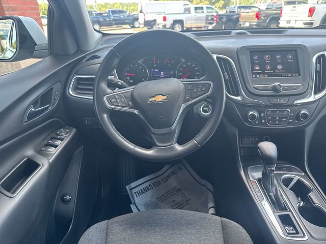 2022 Chevrolet Equinox LT photo 2