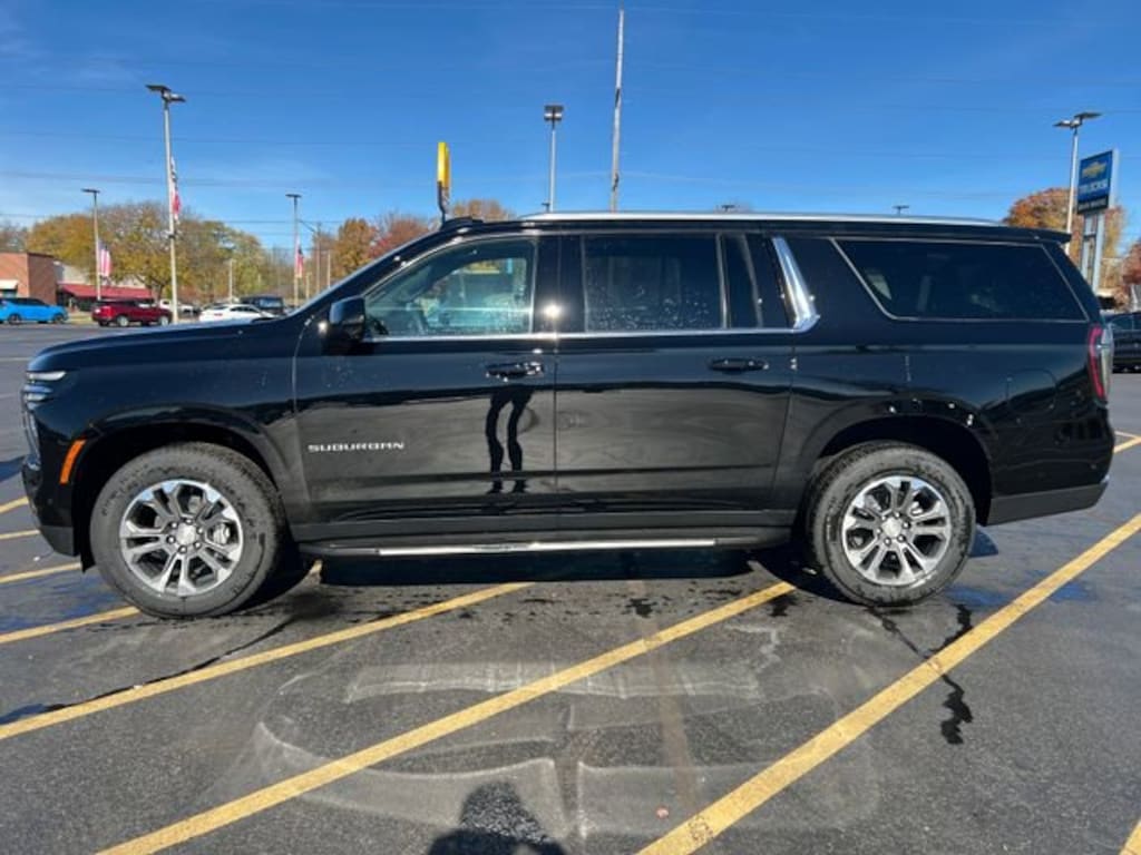 New 2025 Chevrolet Suburban LT SUV