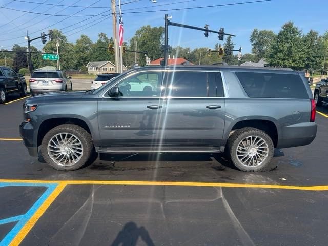 Used 2019 Chevrolet Suburban LT with VIN 1GNSKHKC3KR138985 for sale in Sylvania, OH