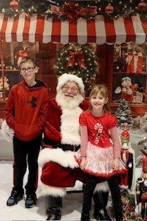 Santa with siblings