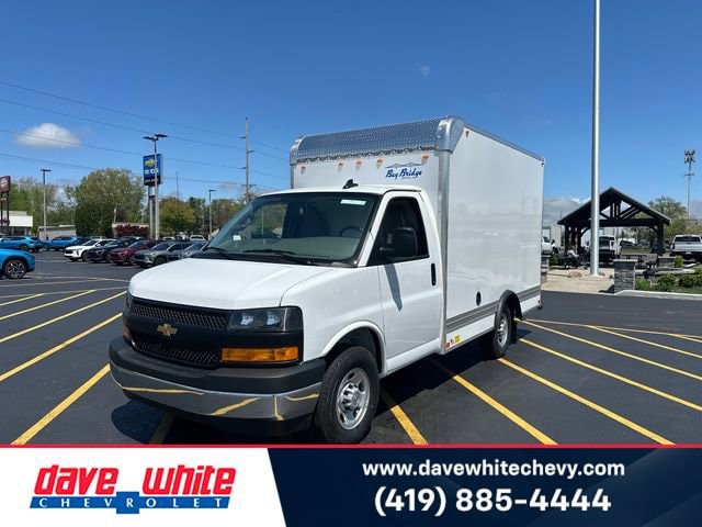 2025 Chevrolet Express Cutaway Base's photo