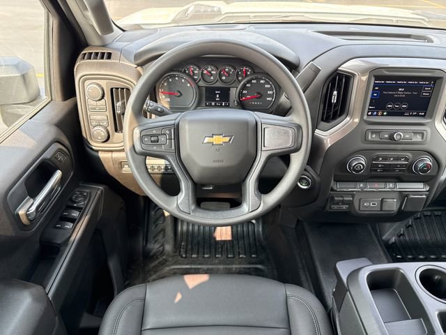 2025 Chevrolet Silverado 2500HD photo 2
