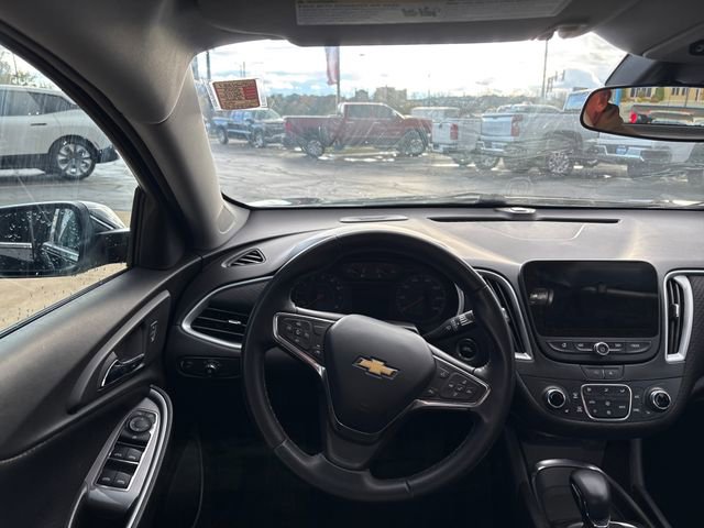 2023 Chevrolet Malibu 1LT photo 2