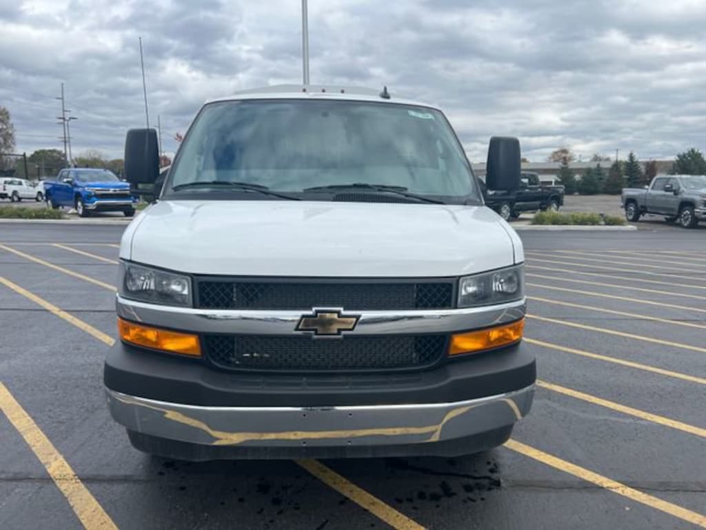 New 2025 Chevrolet Express Cutaway 3500 1WT Cutaway Van