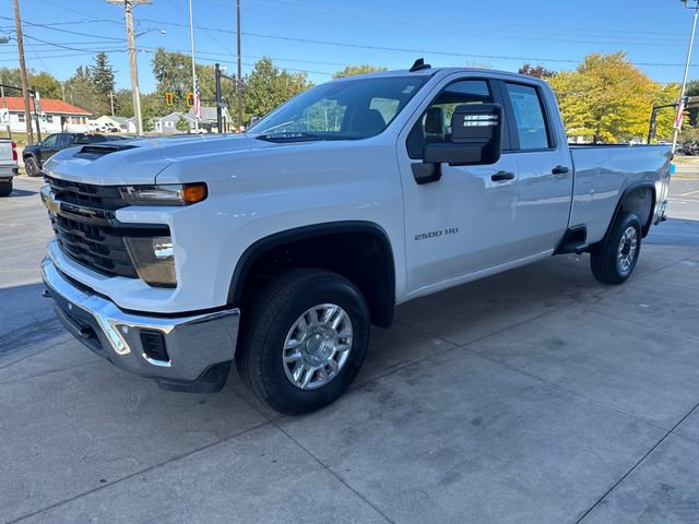 2025 Chevrolet Silverado 2500HD photo 3