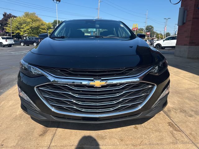 2024 Chevrolet Malibu 1LT photo 2