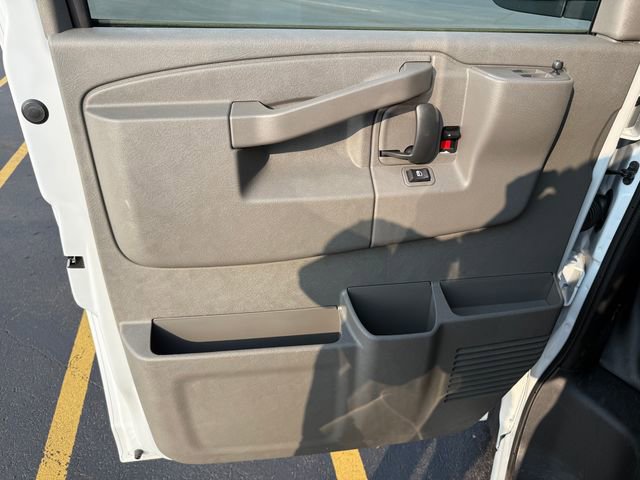 2025 Chevrolet Express Cargo 2500 Van photo 4