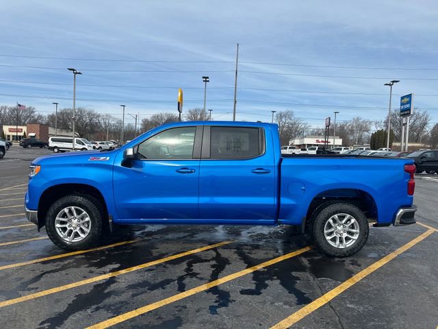 2025 Chevrolet Silverado 1500 LT photo 2