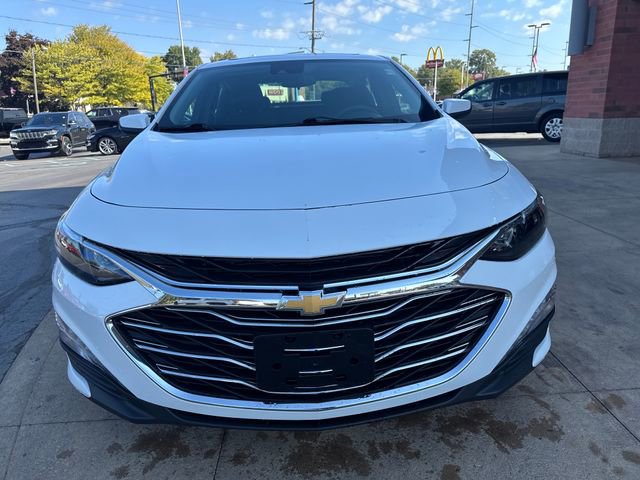 2024 Chevrolet Malibu 1LT photo 2