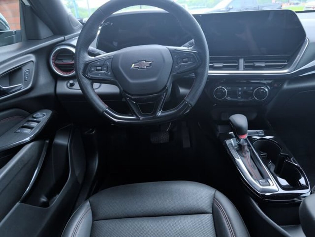 Used 2024 Chevrolet Trax 2RS SUV